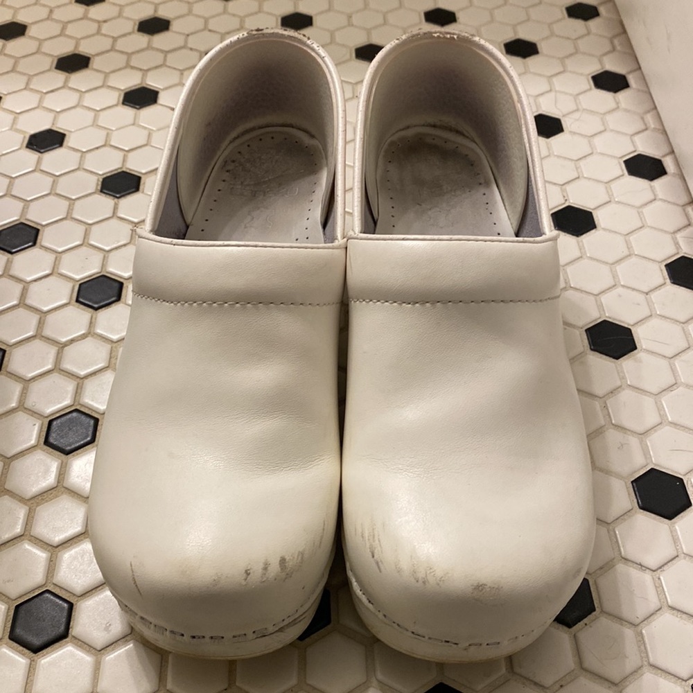 White Dansko clogs, European size 40, good condition!